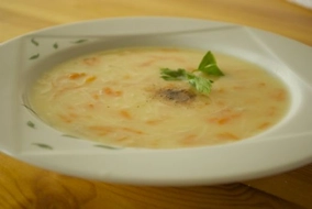 Şehriyeli Tavuk Suyu Çorbası Tarifi ve Malzemeleri